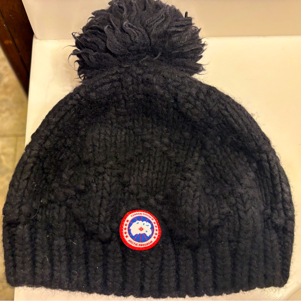 Canada Goose Pom hat